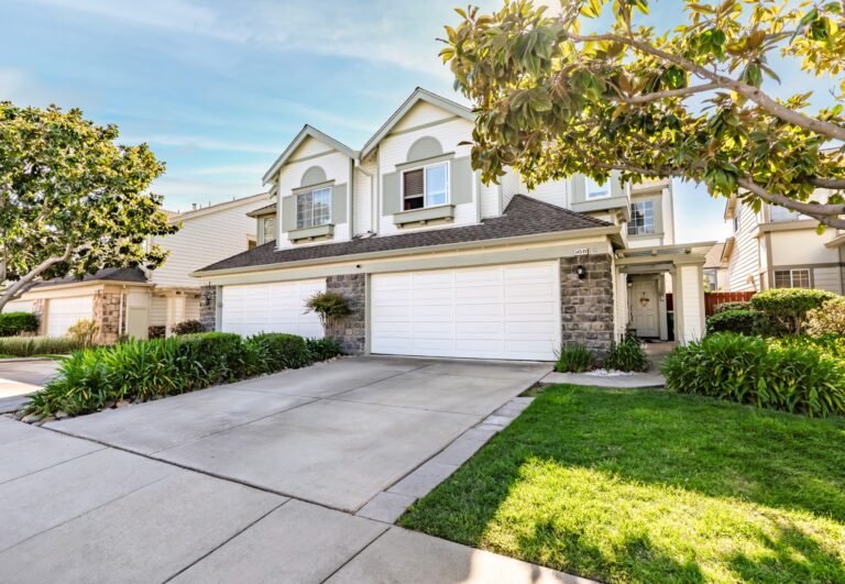 Home Front View (1) (34549 Melissa Ter)