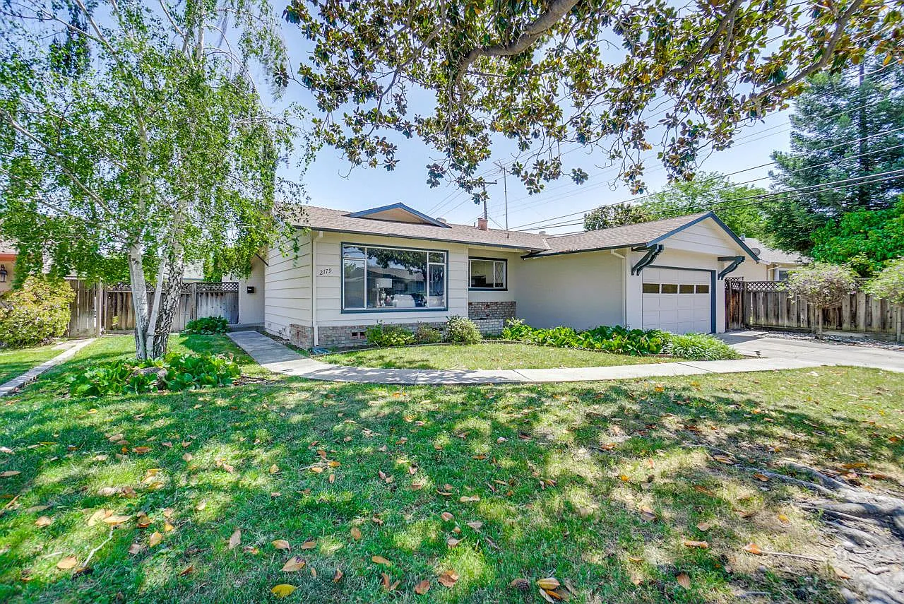 2179 Fordham Dr (1)
